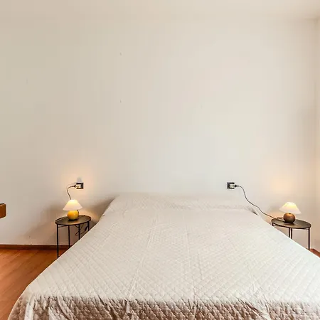 Iris By Interhome