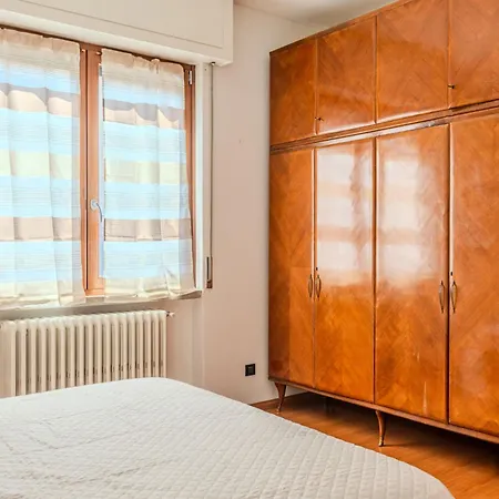 Iris By Interhome Appartement Dervio